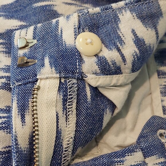 J. Crew Blue/White Ikat Zig Zag Shorts Women's Size 00 - Picture 4 of 9